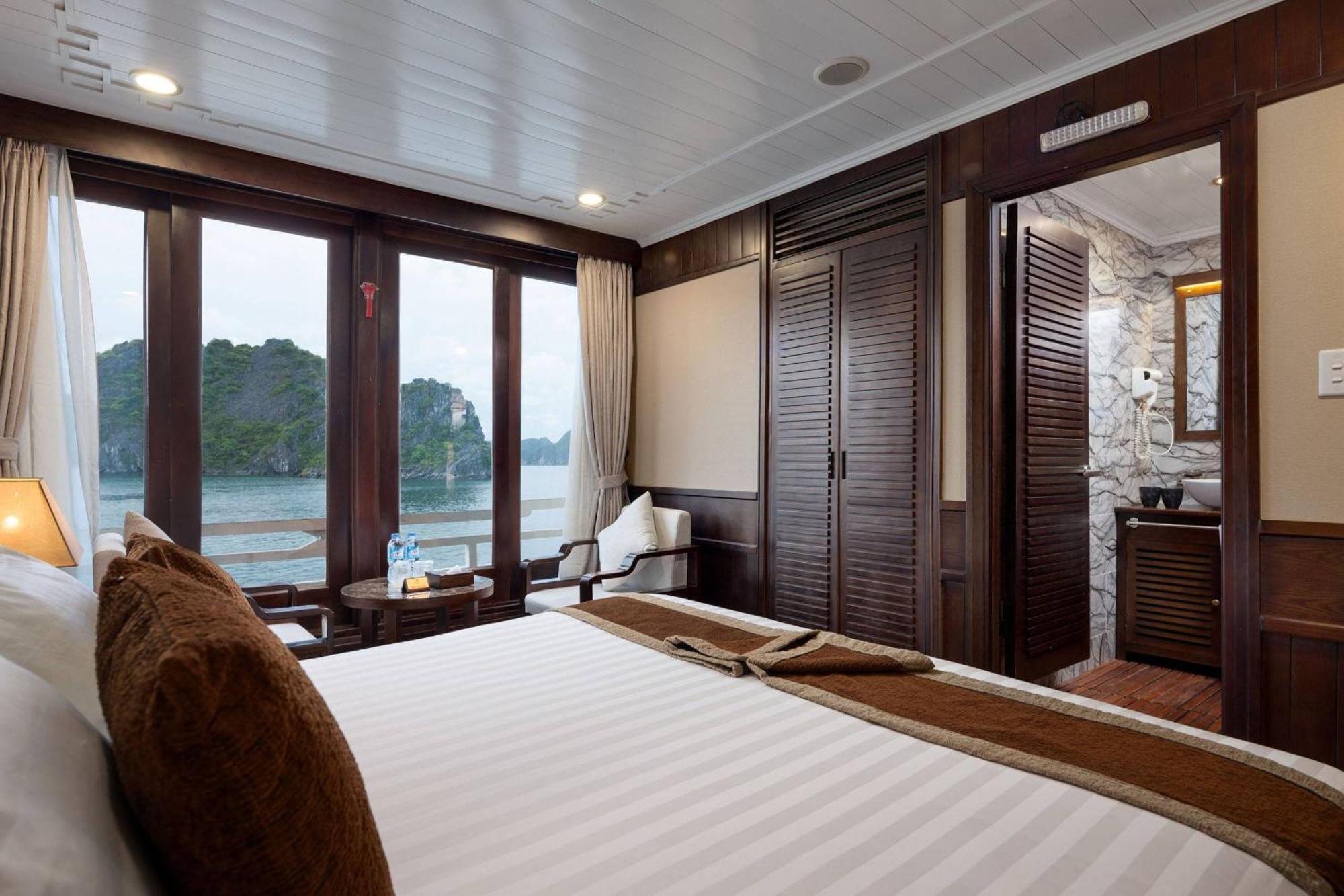 Ha Long Aqua Legend Cruise Hotel Exterior photo