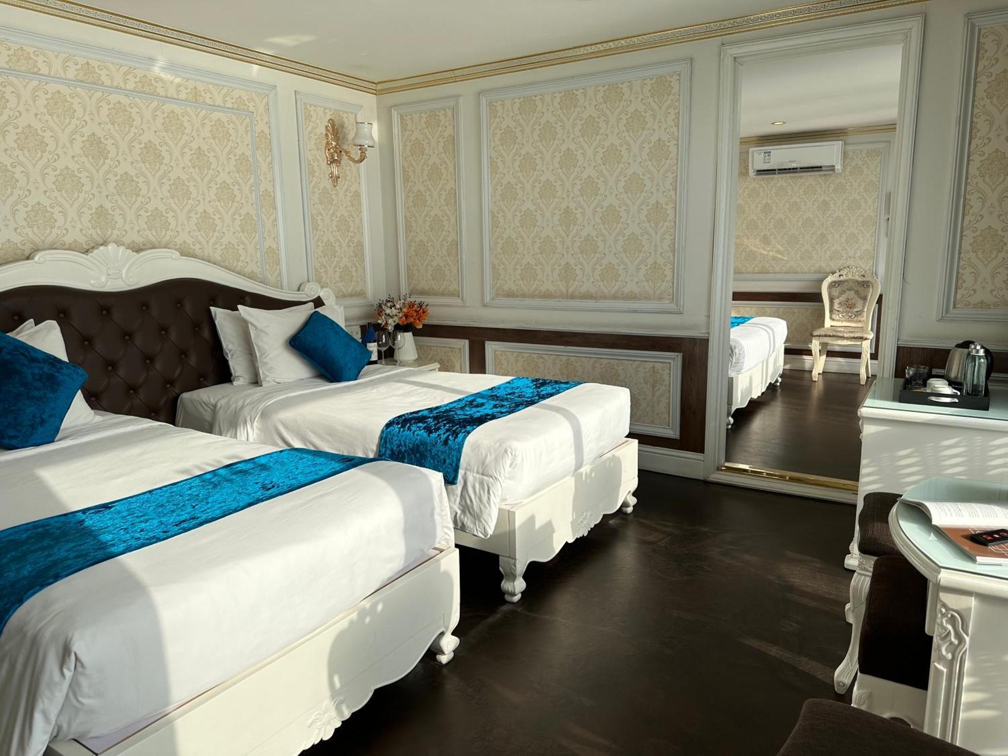 Ha Long Aqua Legend Cruise Hotel Exterior photo